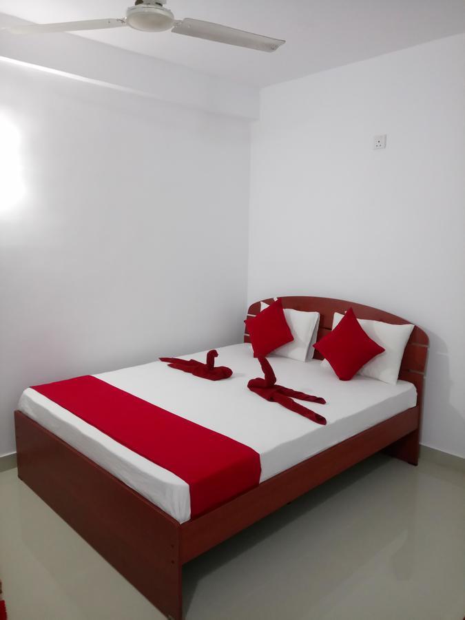 Oasis Beach Hotel เนกอมโบ ภายนอก รูปภาพ