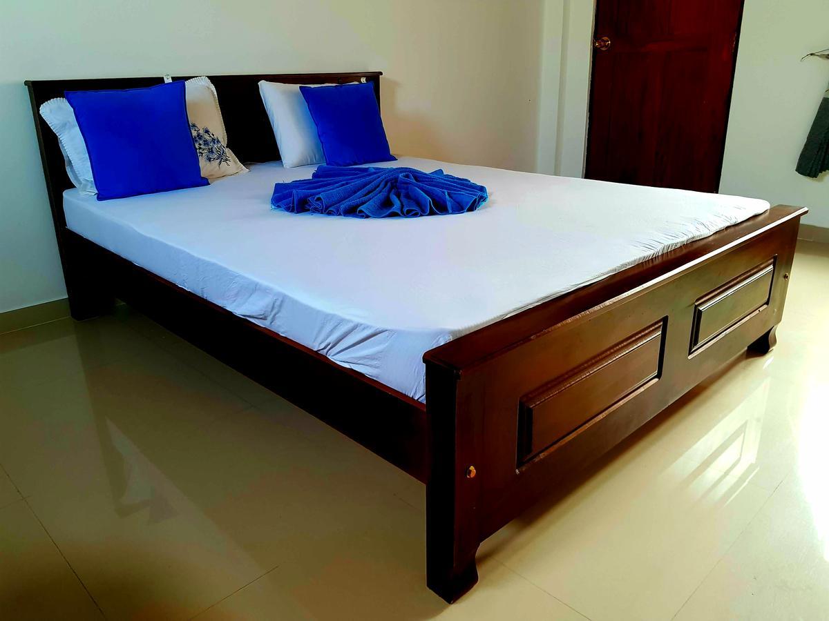 Oasis Beach Hotel เนกอมโบ ภายนอก รูปภาพ