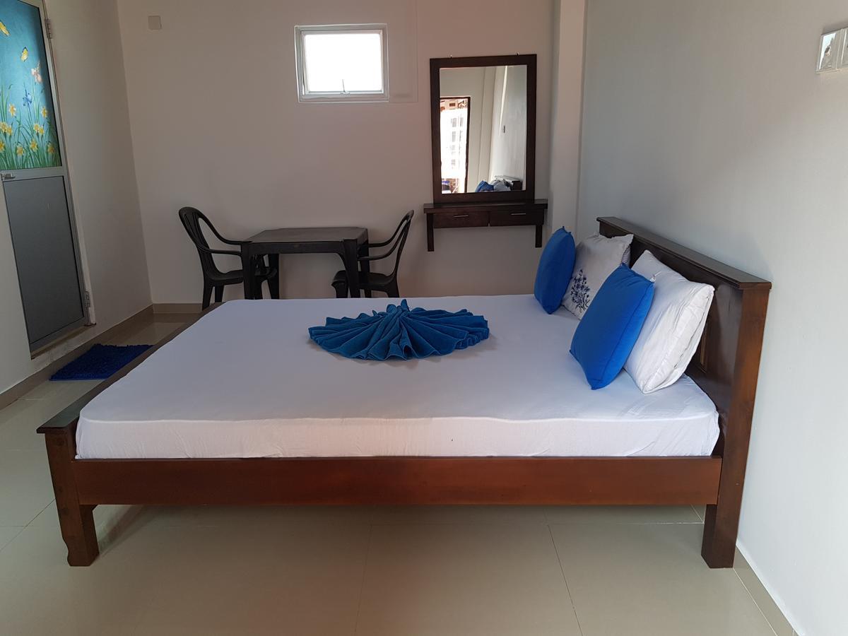 Oasis Beach Hotel เนกอมโบ ภายนอก รูปภาพ