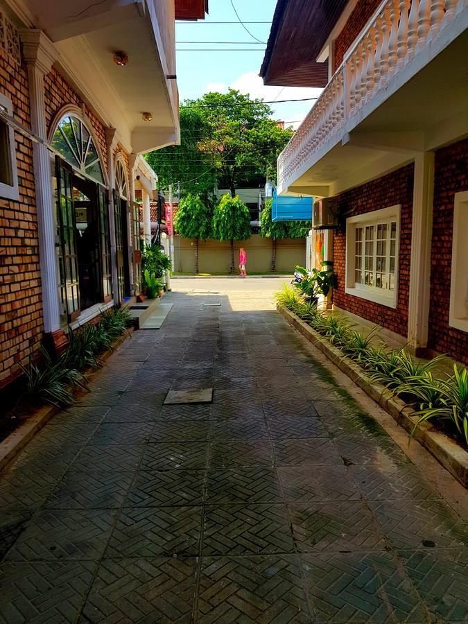 Oasis Beach Hotel เนกอมโบ ภายนอก รูปภาพ