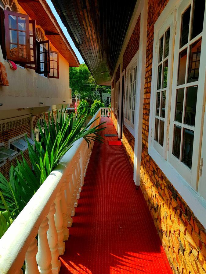 Oasis Beach Hotel เนกอมโบ ภายนอก รูปภาพ