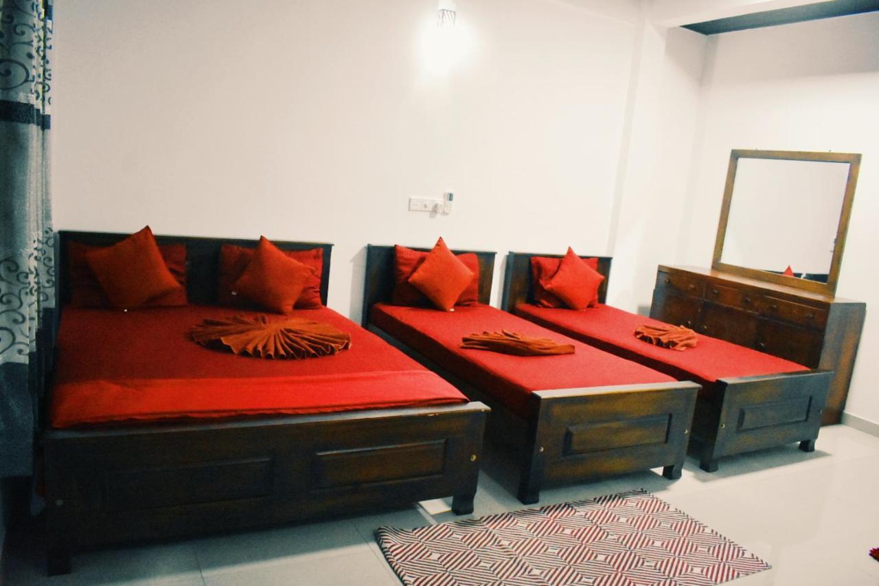 Oasis Beach Hotel เนกอมโบ ภายนอก รูปภาพ